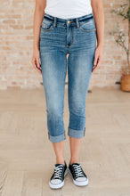 Load image into Gallery viewer, Laura Mid Rise Cuffed Skinny Capri Jeans
