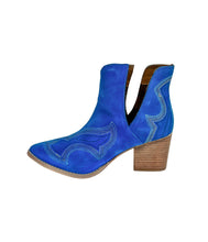 Load image into Gallery viewer, Journee Ankle Boots in Blue
